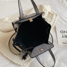 गैलरी व्यूवर में इमेज लोड करें, Fashionable Cartoon Girl High Quality Crossbody Shoulder bag