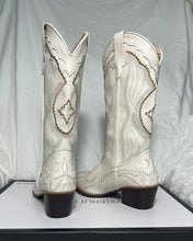 将图片加载到图库查看器,White Western Cowboy/Cowgirl Chunky Heel Pointed Boots