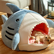Carica l'immagine nel visualizzatore di Gallery, Enclosed Warm Cat Bed For Cats or Small Dog