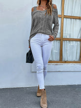 Cargar imagen en el visor de la galería, Off Shoulder Twist Pullover Sweater