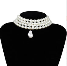 Carica l'immagine nel visualizzatore di Gallery, Multi-layer imitation pearl beaded short necklace earring set