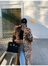 სურათის ჩატვირთვა გალერეის მნახველში, Long Thick Fluffy Faux Fur Tiger Print Coat