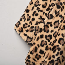 Carica l'immagine nel visualizzatore di Gallery, Warm Winter Leopard Faux Fur Jacket - Fashion Damsel