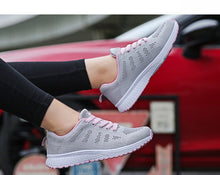 將圖片載入圖庫檢視器 Casual Comfortable Light Breathable Walking Shoes
