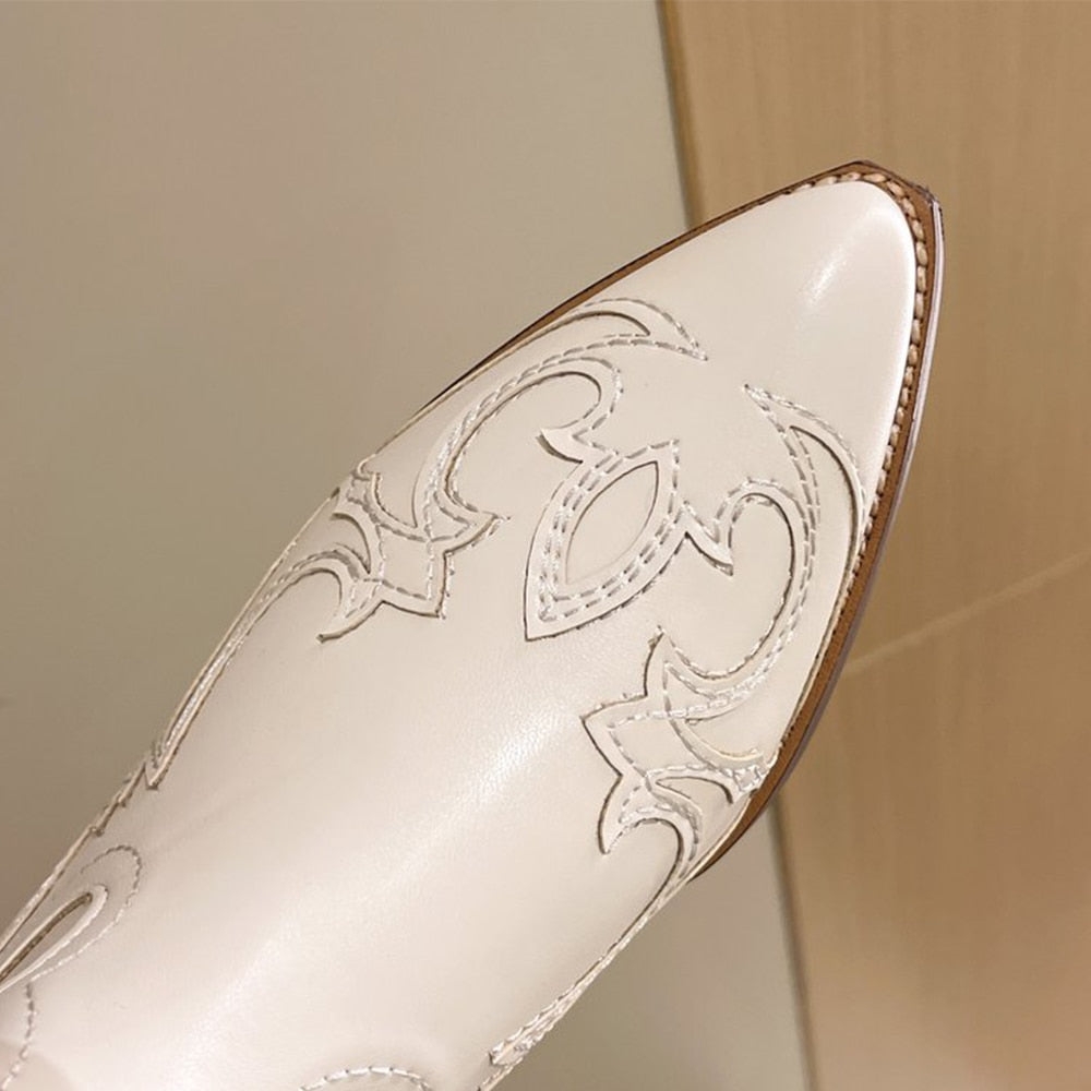 White Western Cowboy/Cowgirl Chunky Heel Pointed Boots