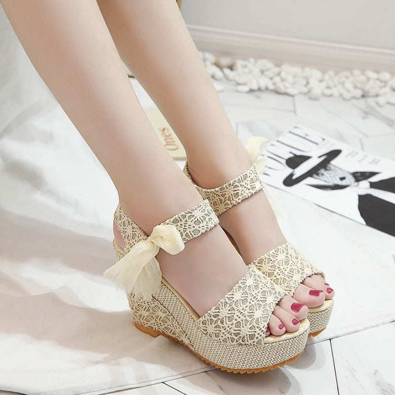 Lace Leisure Platform Sandals