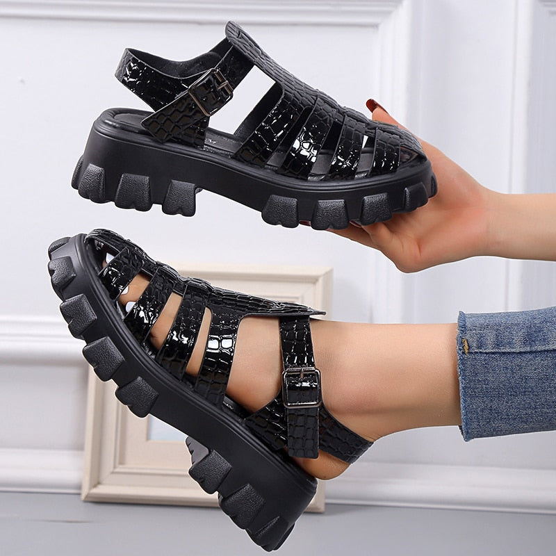 Band Cross-tied Platform Square Heel Shoes