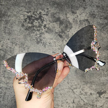 Load image into Gallery viewer, Butterfly Diamond Luxury Sunglasses
