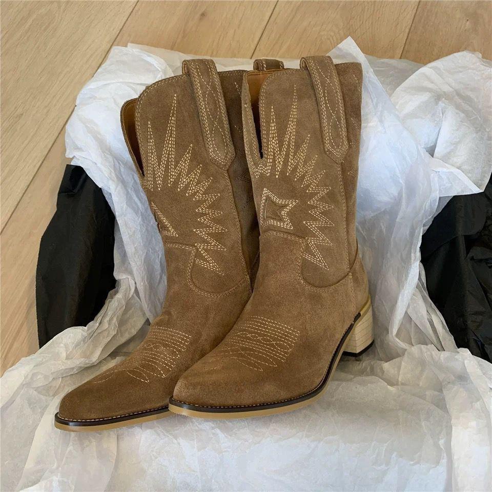 Chunky Heel Embroidered Western Cowboy Boots