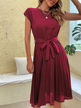 Cargar imagen en el visor de la galería, Elegant Casual O Neck Pleated Midi Sundress
