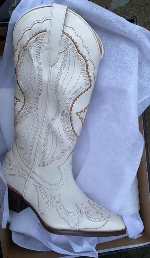 White Western Cowboy/Cowgirl Chunky Heel Pointed Boots