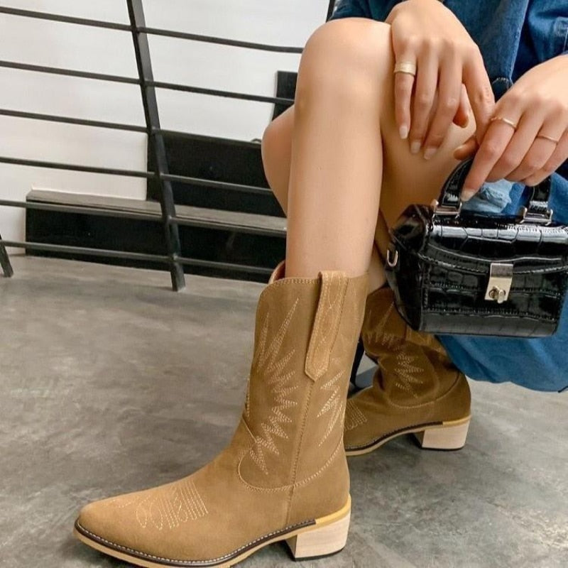 Chunky Heel Embroidered Western Cowboy Boots