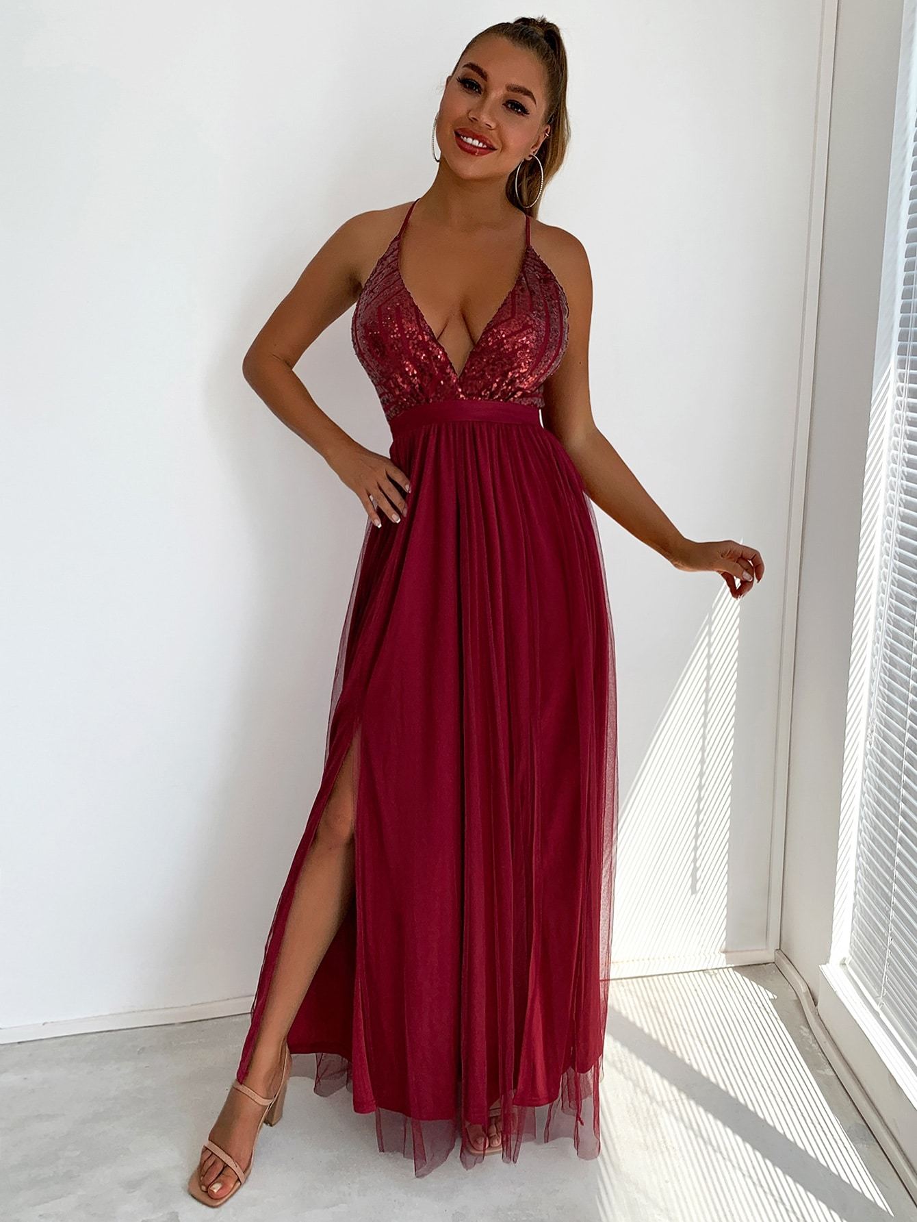 2003 Backless V-neck Maxi Dress
