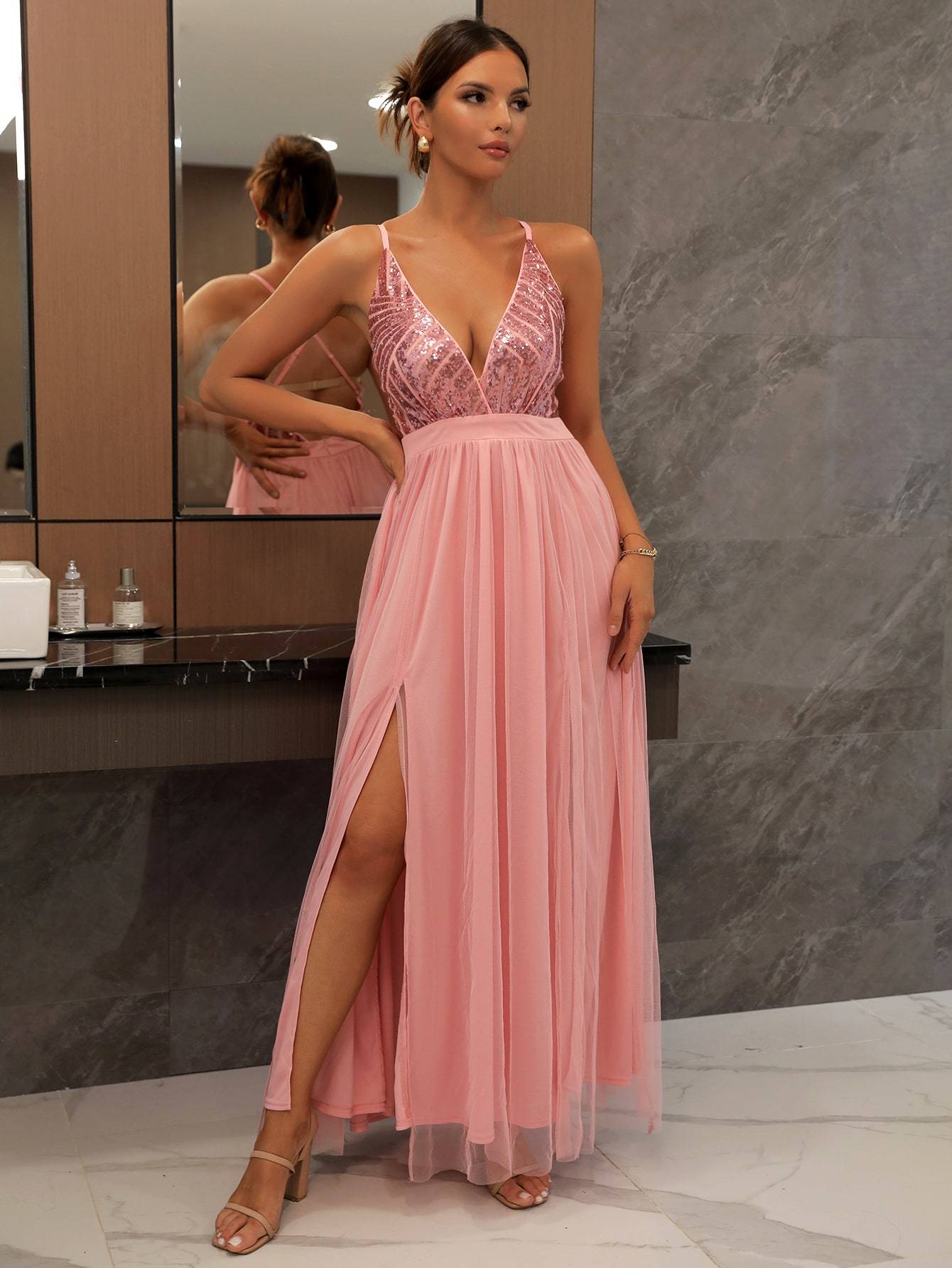 2003 Backless V-neck Maxi Dress
