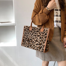 Load image into Gallery viewer, Cow &amp; Leopard Print PU Leather Plush Top-Handle Bag
