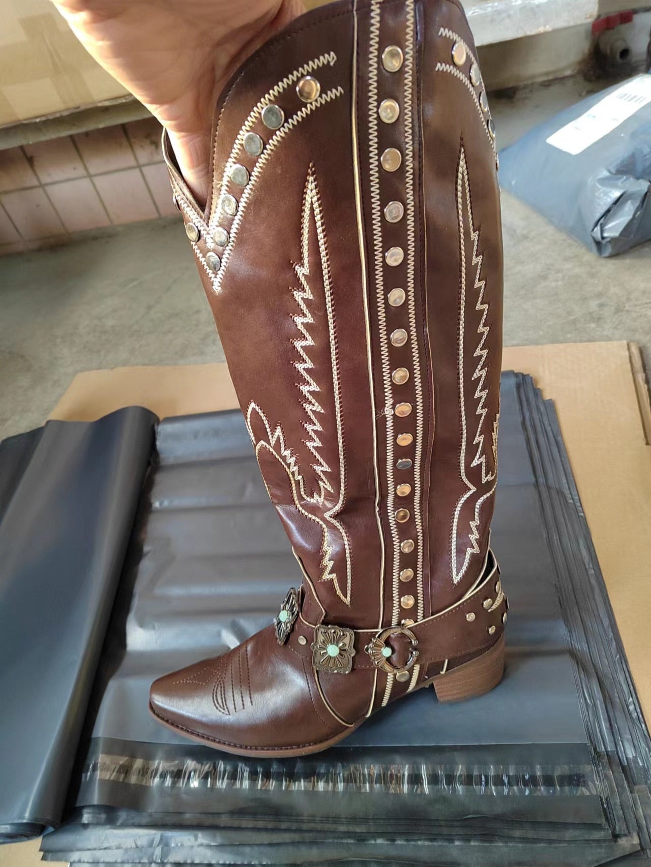 Thick Heel Metal Belt Buckle Rivet Embroidery Western Boots