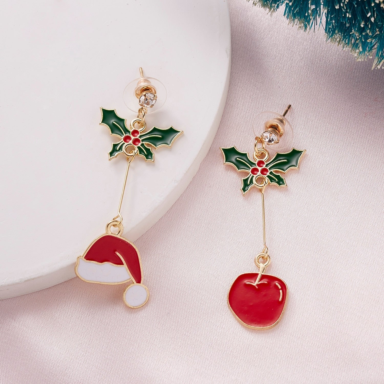 Fashion Green Red Color Star Ball Christmas Earring Women
