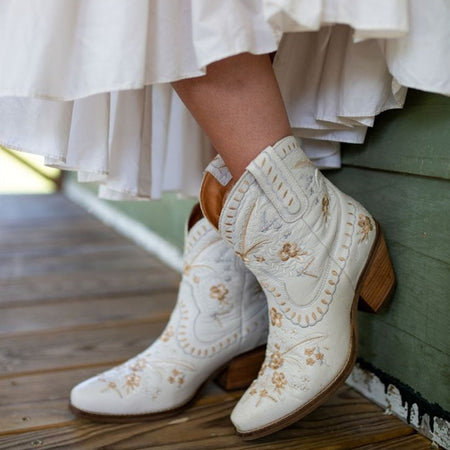 Embroidered Western Cowboy Ankle Cowboy/Cowgirl Boots