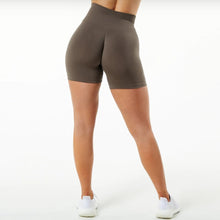 Carica l&#39;immagine nel visualizzatore di Gallery, Seamless Workout Gym Shorts
