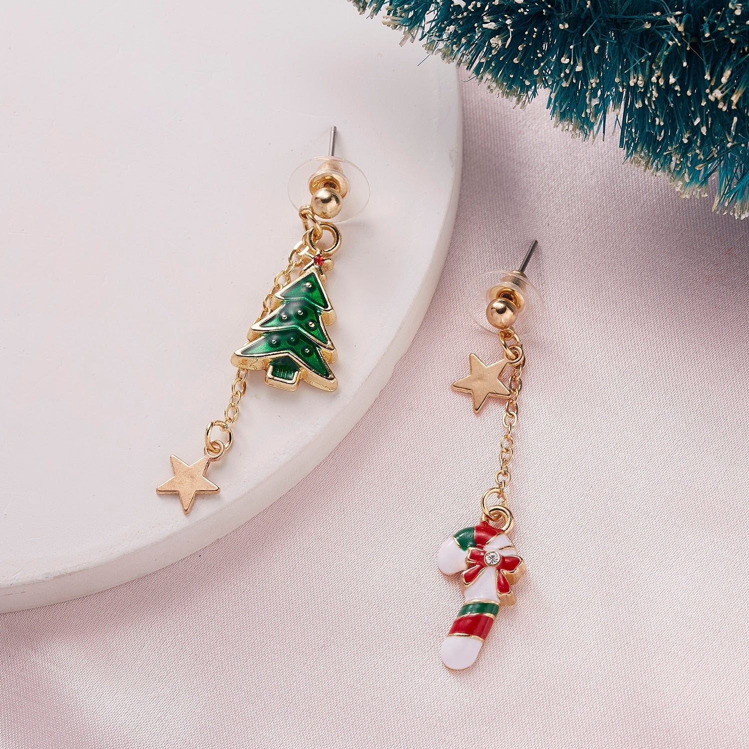 Fashion Green Red Color Star Ball Christmas Earring Women