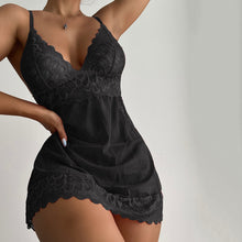 Carica l&#39;immagine nel visualizzatore di Gallery, Lace Floral V-neck Strap Night Dress With Thong
