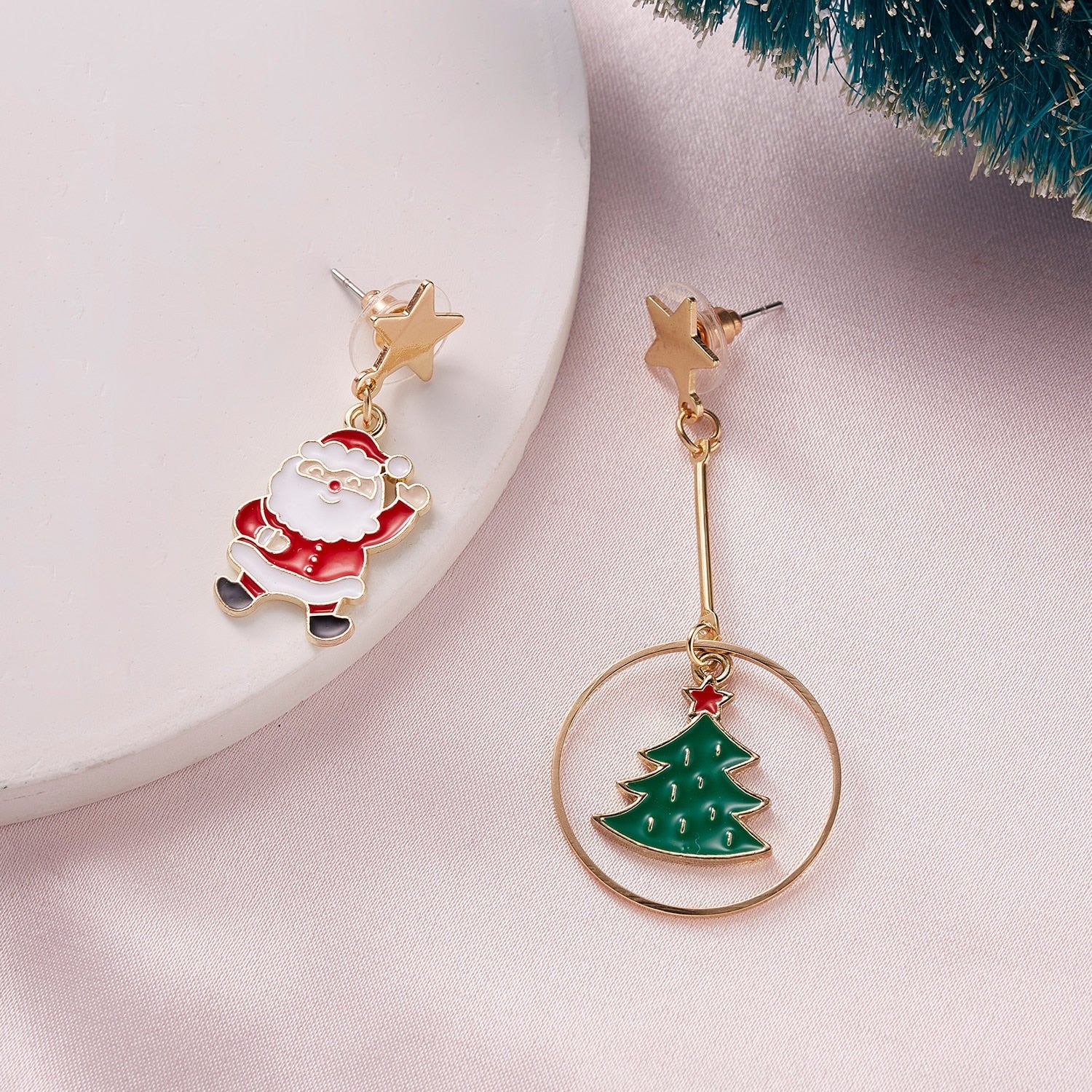 Fashion Green Red Color Star Ball Christmas Earring Women