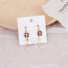 Carica l&#39;immagine nel visualizzatore di Gallery, Fashion Green Red Color Star Ball Christmas Earring Women
