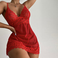 Carica l&#39;immagine nel visualizzatore di Gallery, Lace Floral V-neck Strap Night Dress With Thong
