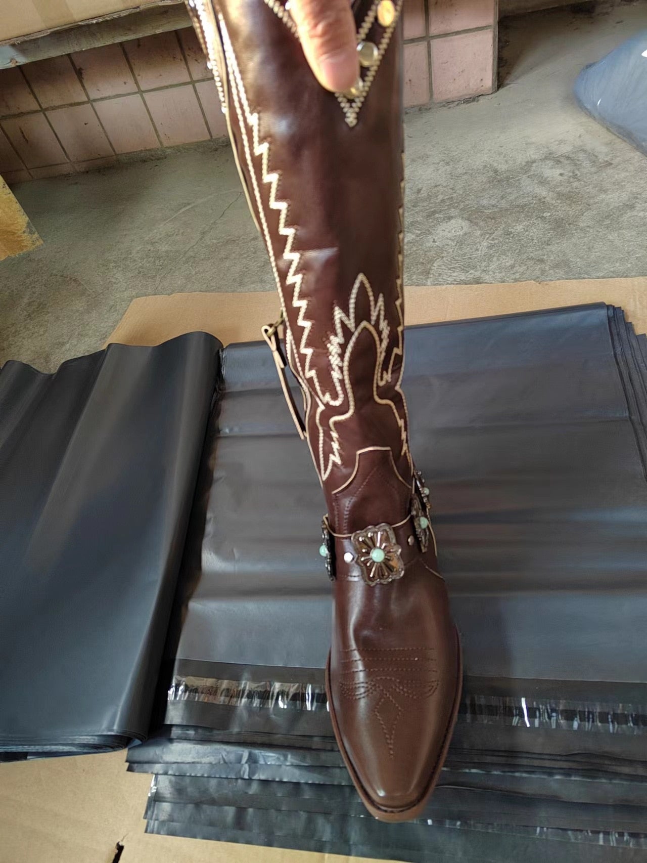 Thick Heel Metal Belt Buckle Rivet Embroidery Western Boots