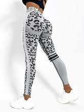 Load image into Gallery viewer, High Waist Leopard Seamless butt-lifting workout leggings
