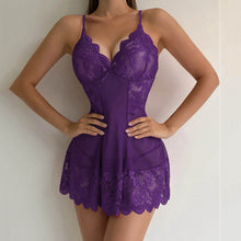 Carica l&#39;immagine nel visualizzatore di Gallery, Lace Floral V-neck Strap Night Dress With Thong
