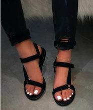 Cargar imagen en el visor de la galería, Gladiator Foam Sole Platform Sandals - Fashion Damsel
