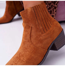 将图片加载到图库查看器，Suede Pointed Toe Chelsea Boots - Fashion Damsel
