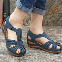 Cargar imagen en el visor de la galería, Leather Vintage Buckle Sandals - Fashion Damsel
