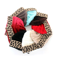 गैलरी व्यूवर में इमेज लोड करें, Leopard Thick Fleece Winter Beanie - Fashion Damsel
