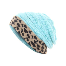 Cargar imagen en el visor de la galería, Leopard Thick Fleece Winter Beanie - Fashion Damsel
