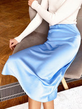 Cargar imagen en el visor de la galería, Silk Long Satin Skirt - Fashion Damsel
