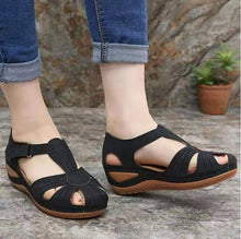 Cargar imagen en el visor de la galería, Leather Vintage Buckle Sandals - Fashion Damsel
