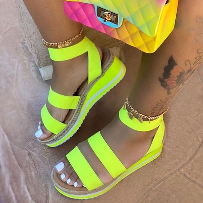 Platform Peep Toe Sandals - Fashion Damsel