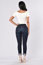 Load image into Gallery viewer, Elastic Skinny Jeans - Fashion Damsel
