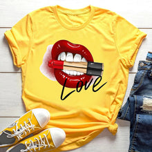 गैलरी व्यूवर में इमेज लोड करें, Sexy Red Lipsticks Make Up Artist Letters Print T shirt
