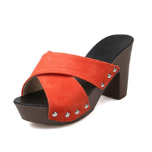 Cargar imagen en el visor de la galería, Cross Strap Chunky Heel Open Toe Sandal
