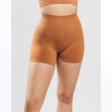 Cargar imagen en el visor de la galería, High Waist Push Up Breathable Scrunch Butt Sports Short
